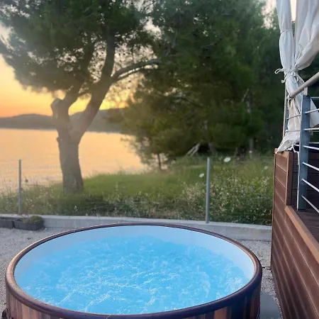 Camp Milo Moje Pensionat Drvenik (Split-Dalmatia)