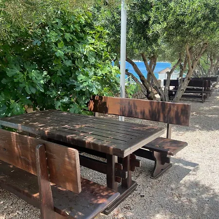 Penzion Camp Milo Moje Drvenik (Split-Dalmatia)