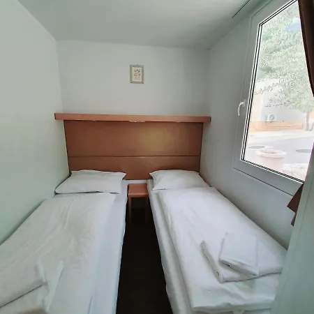 Pensionat Camp Milo Moje