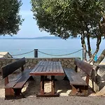 Camp Milo Moje 게스트하우스