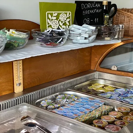 Gostinjska kuća Camp Milo Moje 4*