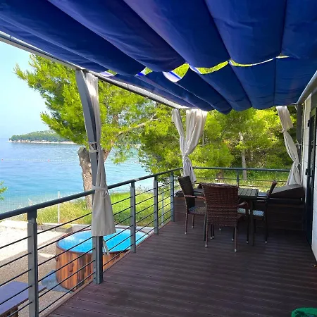 Guest house Camp Milo Moje Drvenik (Split-Dalmatia)