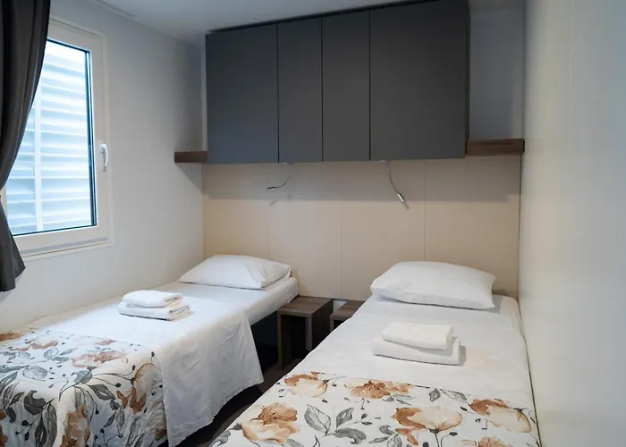 게스트하우스 Camp Milo Moje 4*